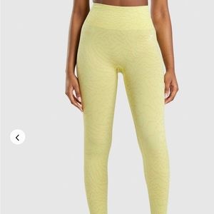 Gymshark Animal Adapt Camo Leggings - Yellow - Small